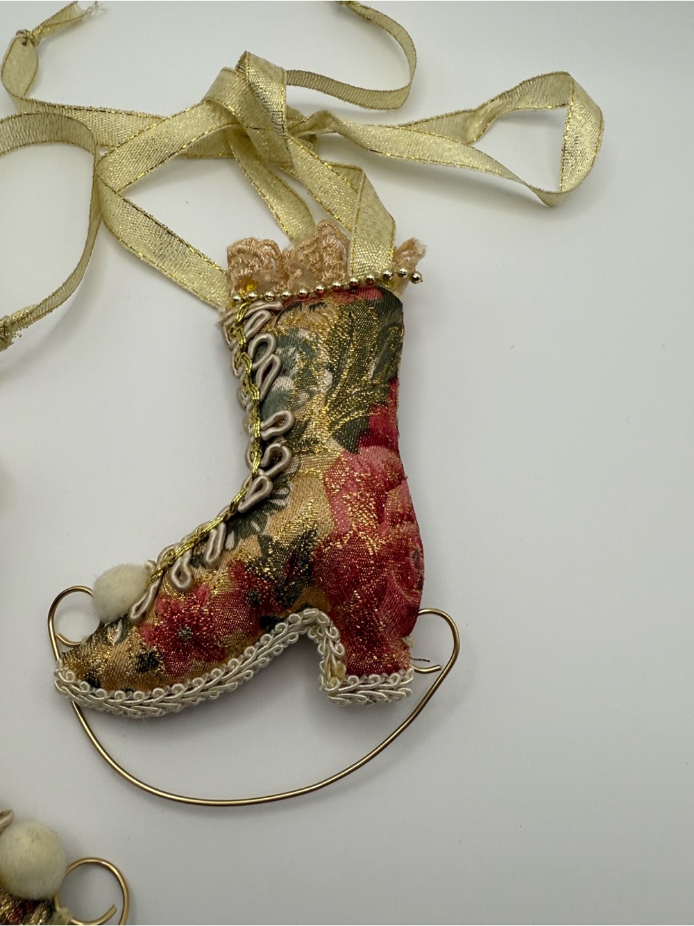Vintage Decorative Gold and Red Victorian Ice Skate Ornaments - Picture 3 of 9
